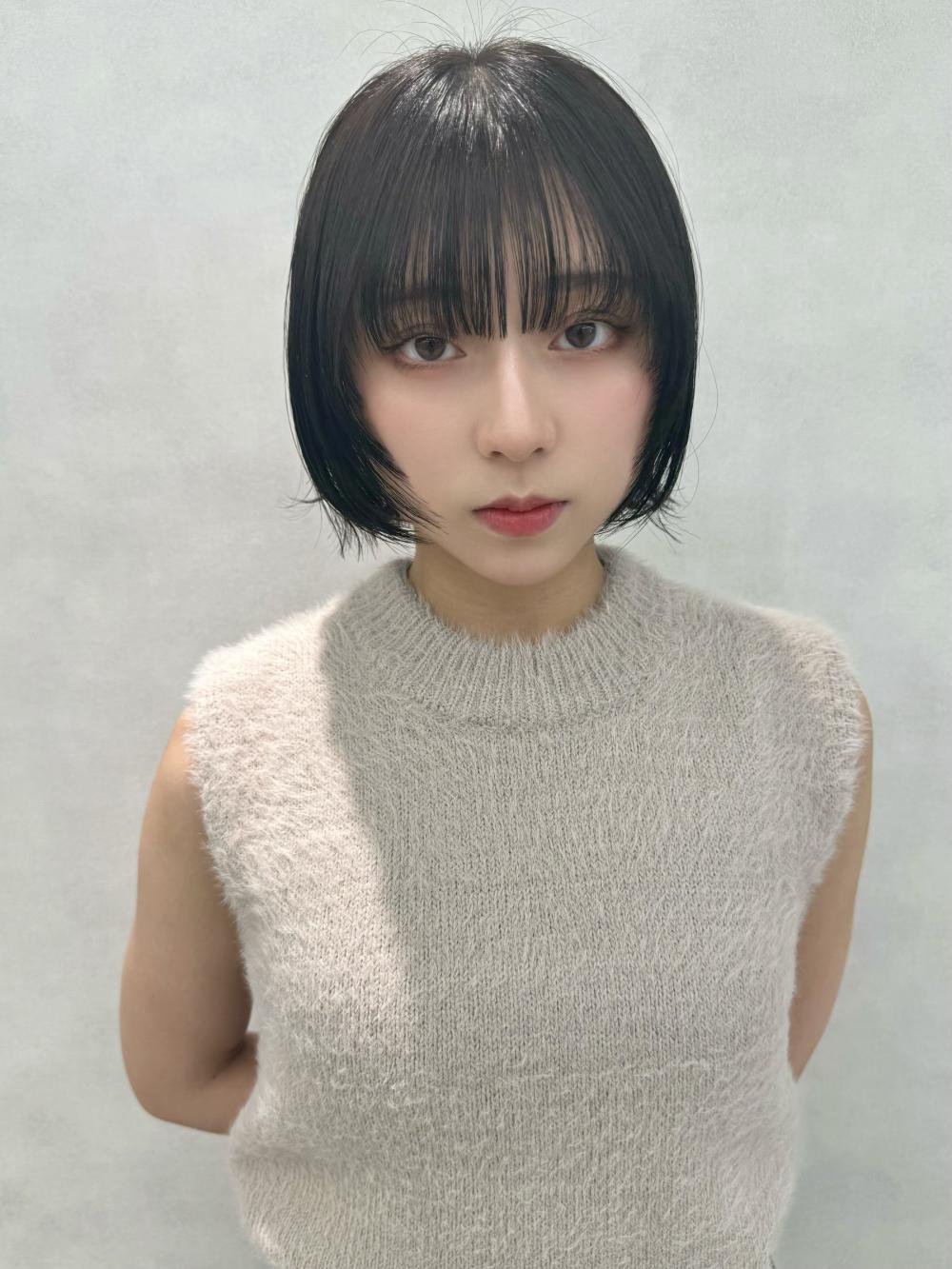 レイヤーボブウルフカットくびレイヤーエモージュ斜めバングイメチェン｜サブ写真③