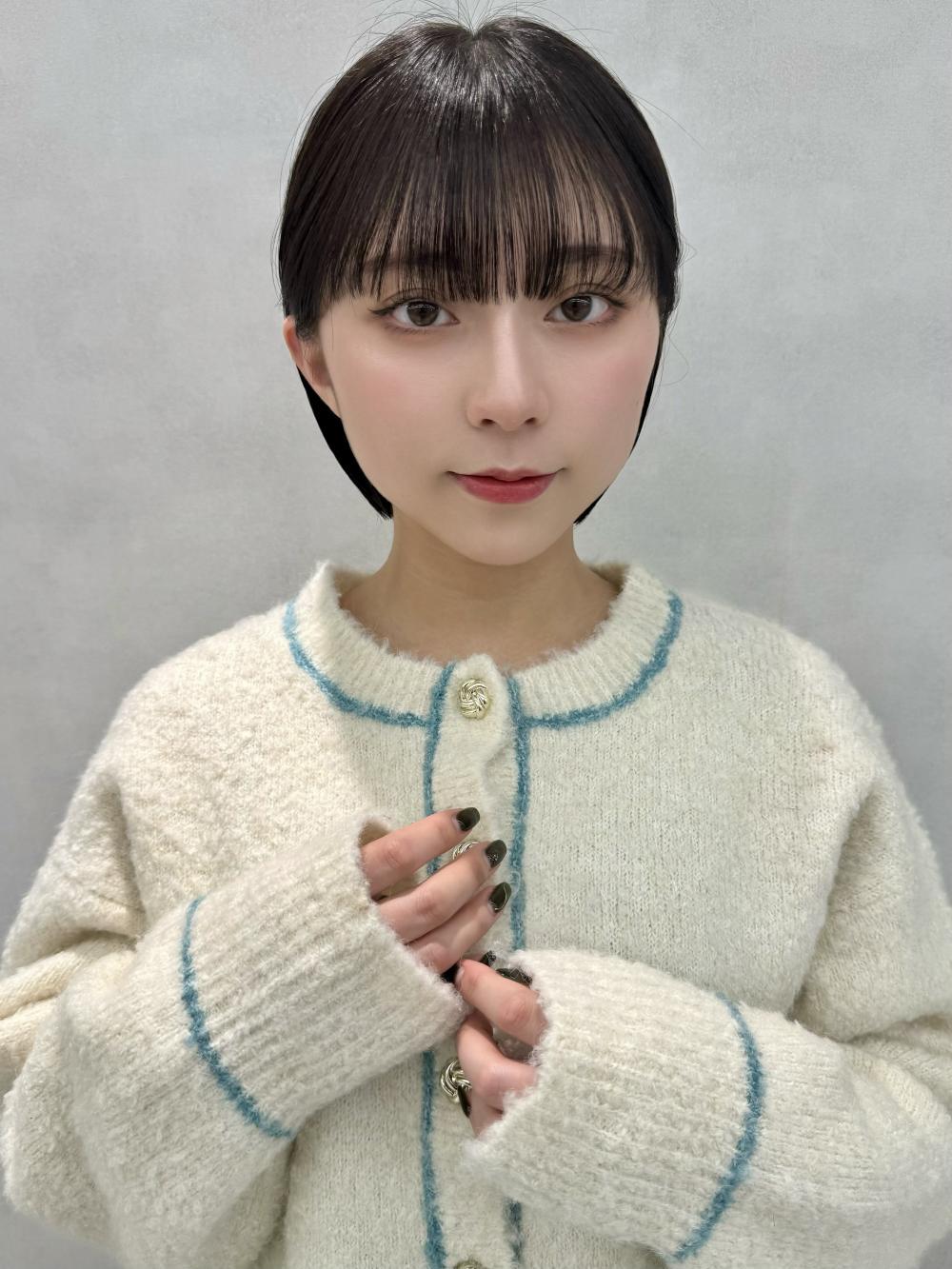 くびレイヤーエモージュショートボブナチュラルボブミニボブ