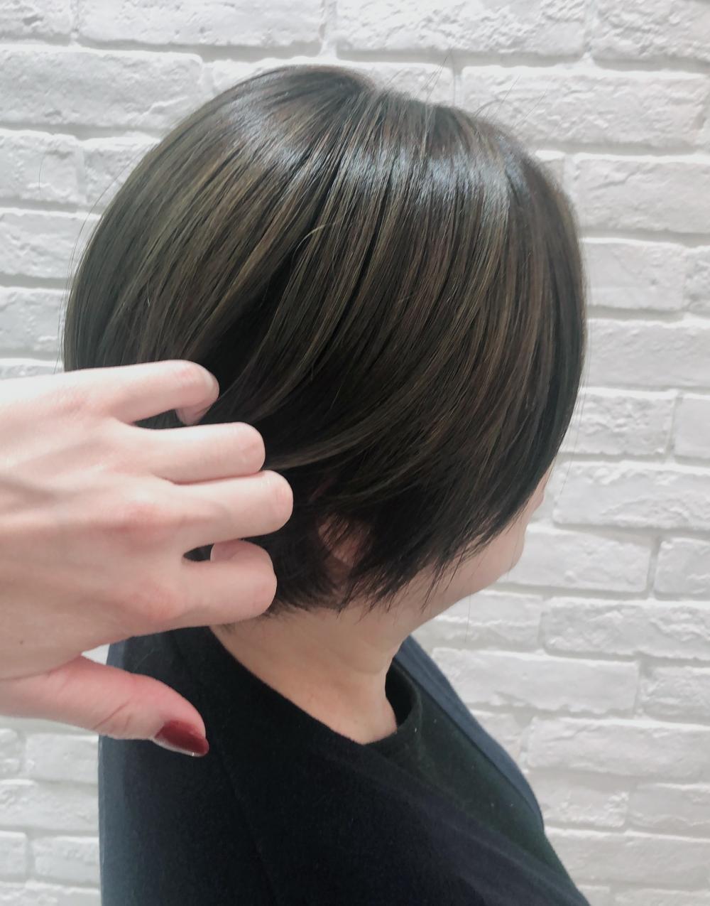 大人女性のショートボブ｜サブ写真②