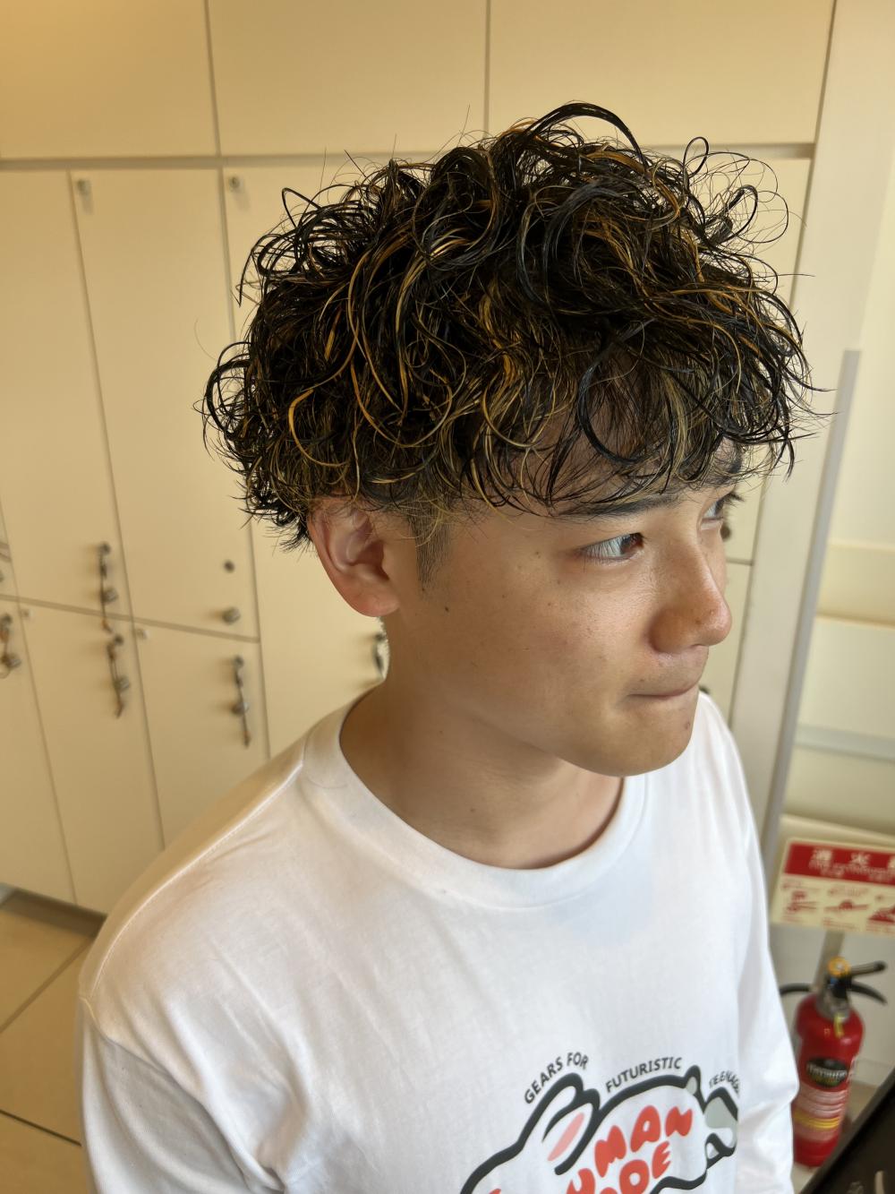 1番人気　金メッシュ　ツイスパ波巻き　【篠崎】