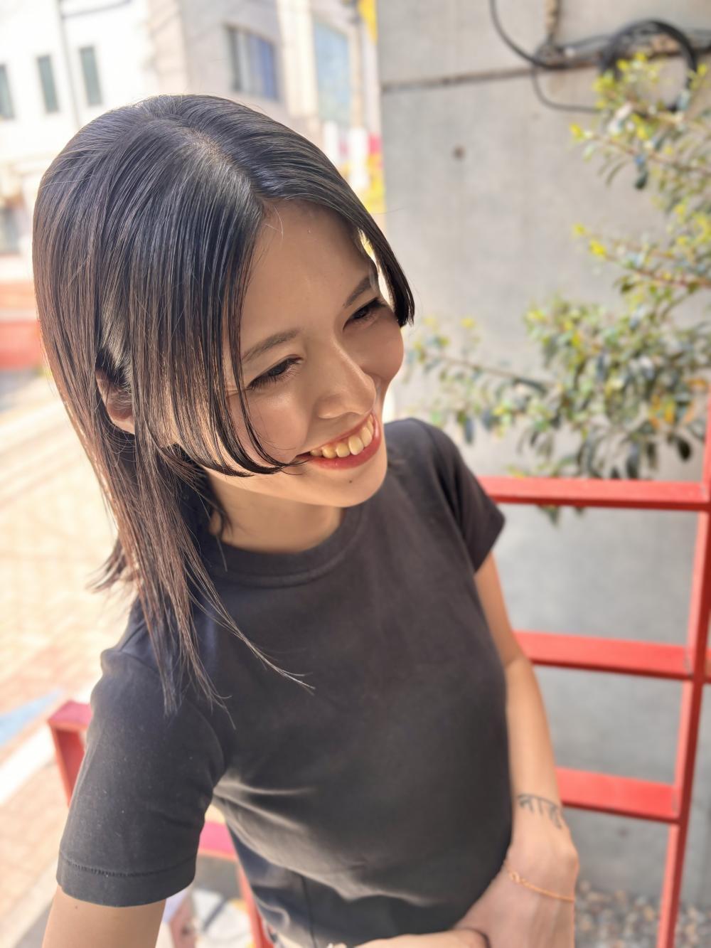 切りっぱなしミディアムボブ｜サブ写真③
