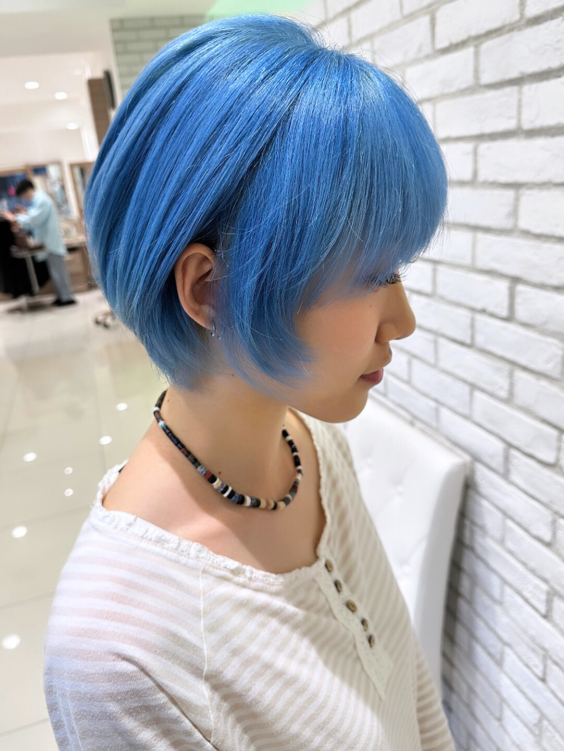 ペールライトブルー