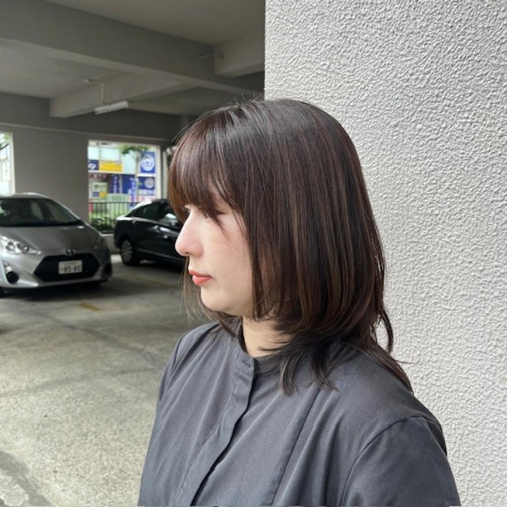 セミロングのレイヤースタイル