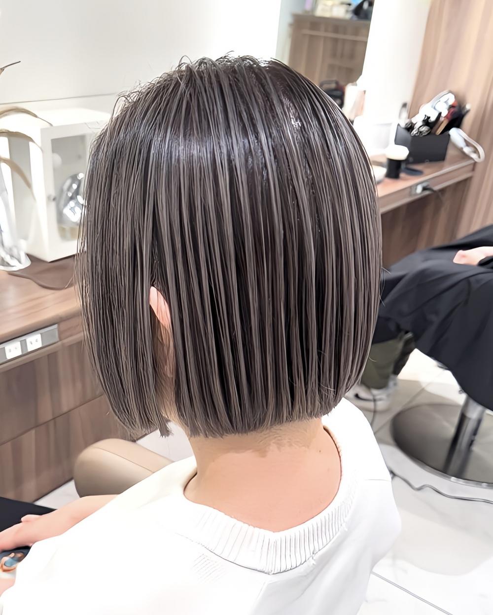 グレージュボブハイライトバレイヤージュ