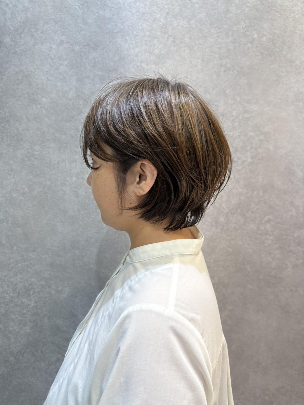 耳掛けショートボブ