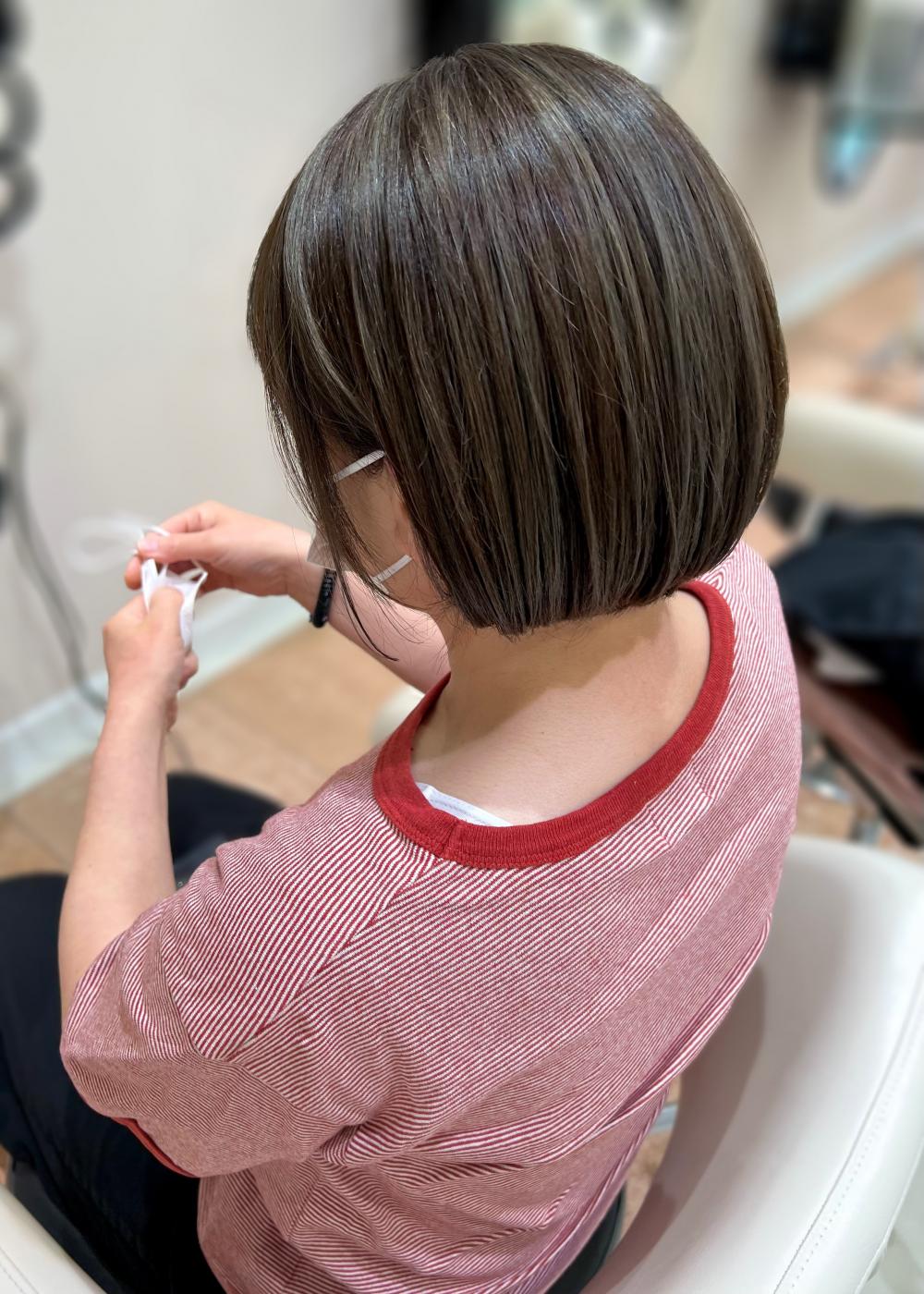 【ハイライト】オシャレミニボブの白髪ぼかしハイライト