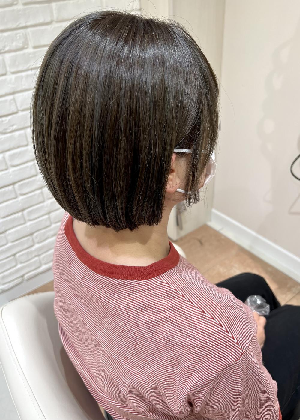 【ハイライト】オシャレミニボブの白髪ぼかしハイライト｜サブ写真②