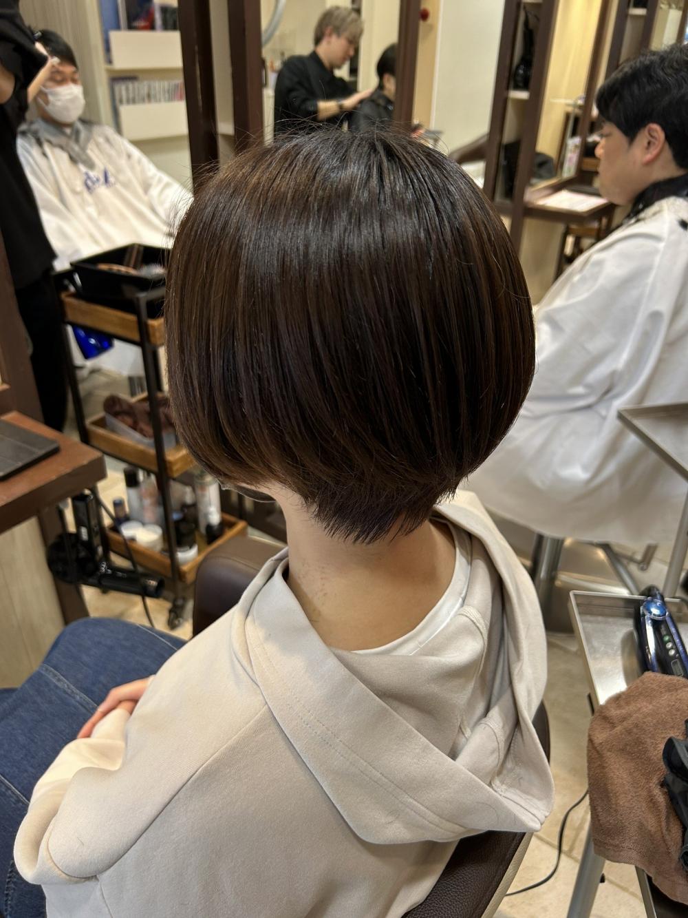 ショートボブ