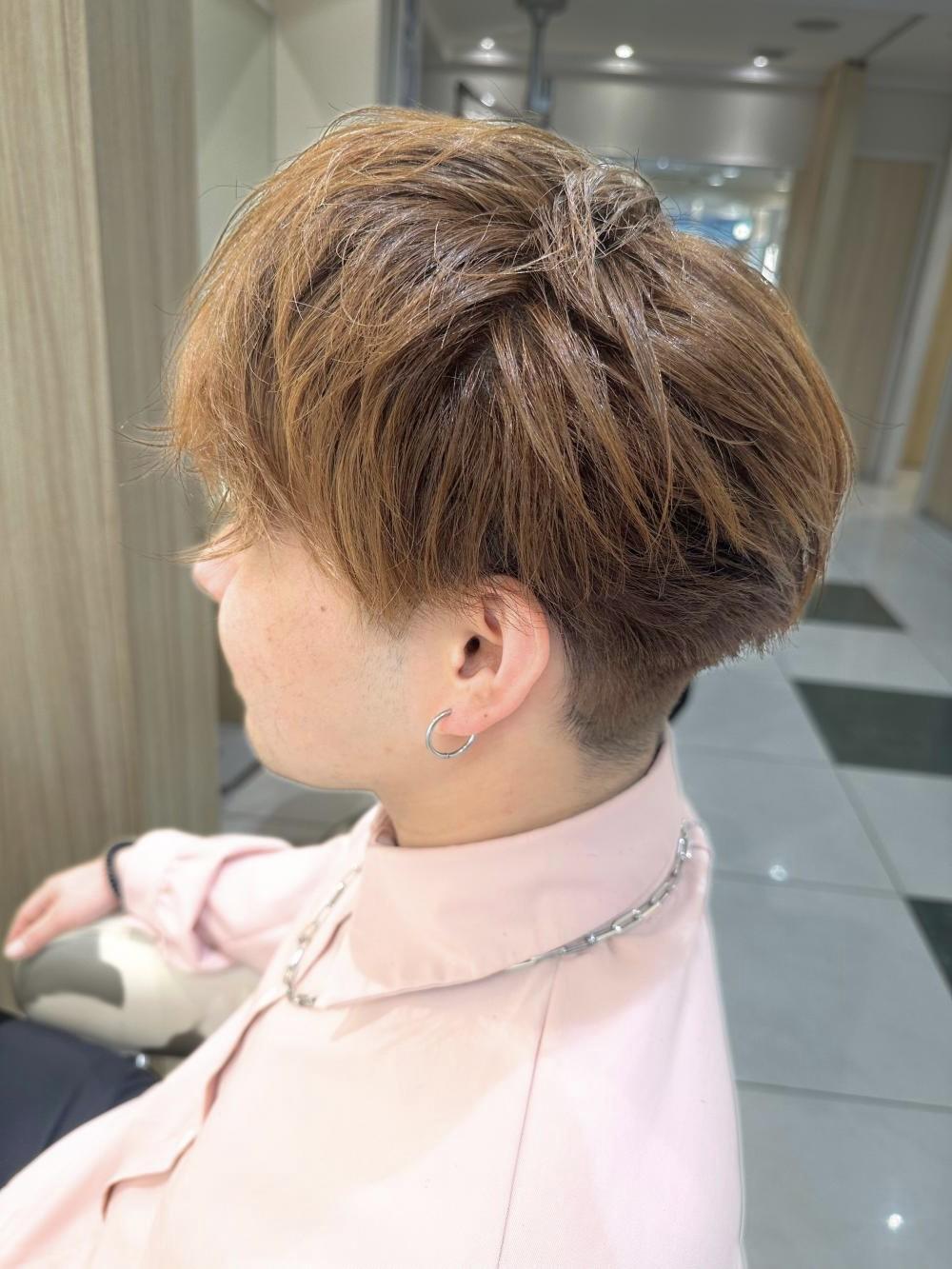 ベージュ