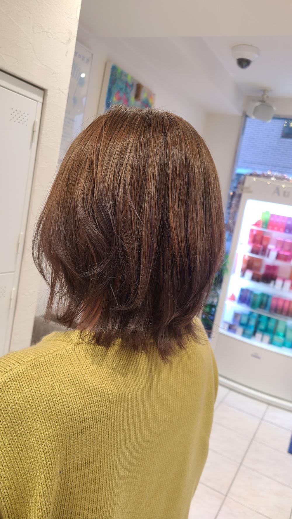 ミディアムくびれ×毛先パープルカラー｜サブ写真②