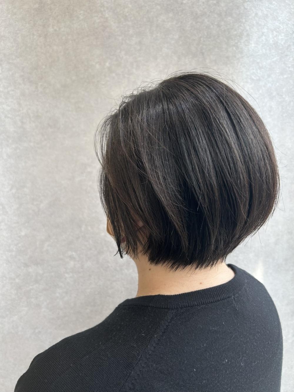 グレージュ／大人ボブ