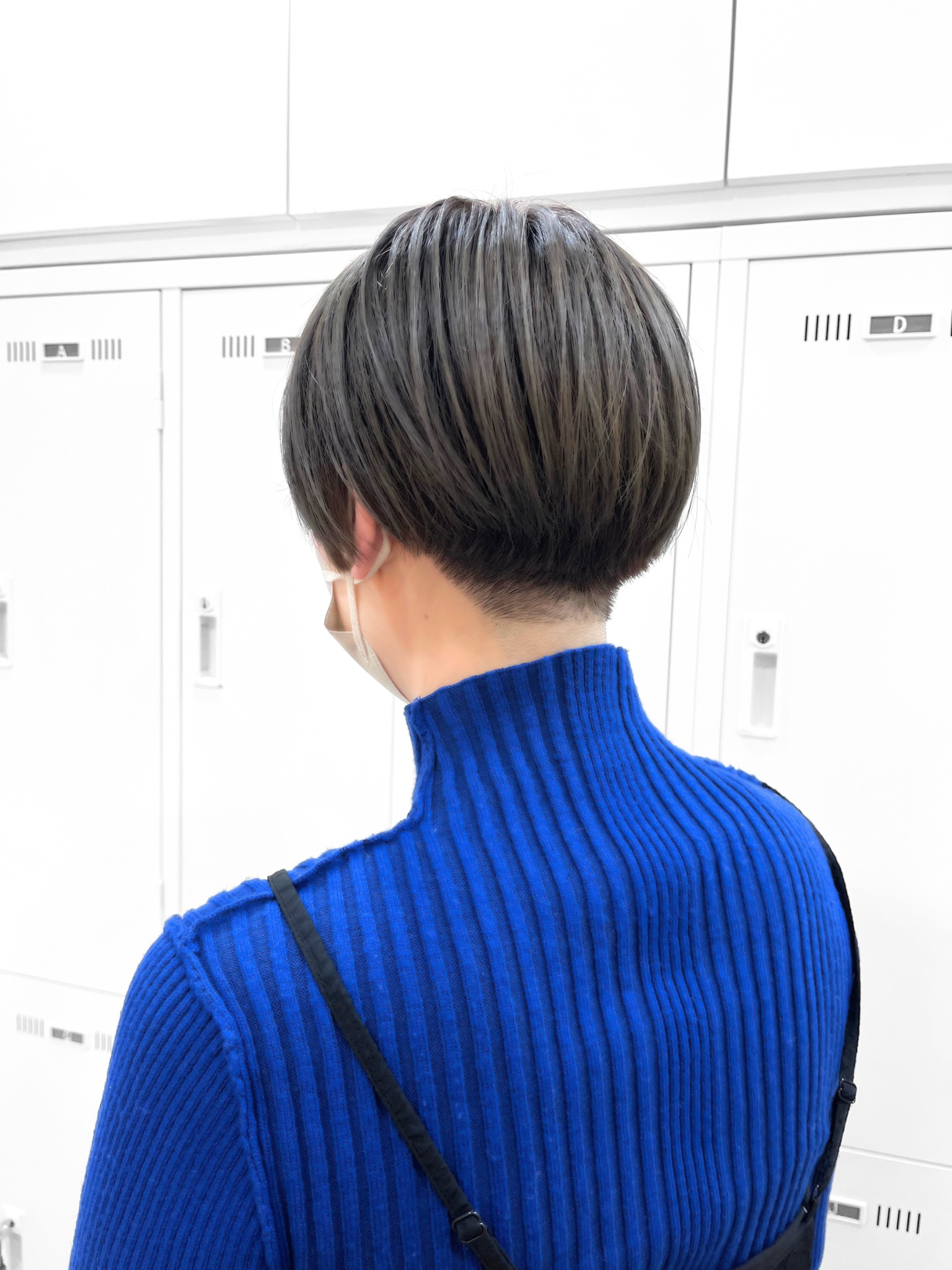 ショート　グレーヘアー