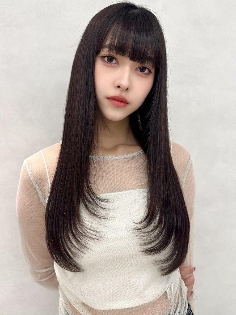 顔まわりレイヤーで小顔見せ◎大人可愛い王道ミディ