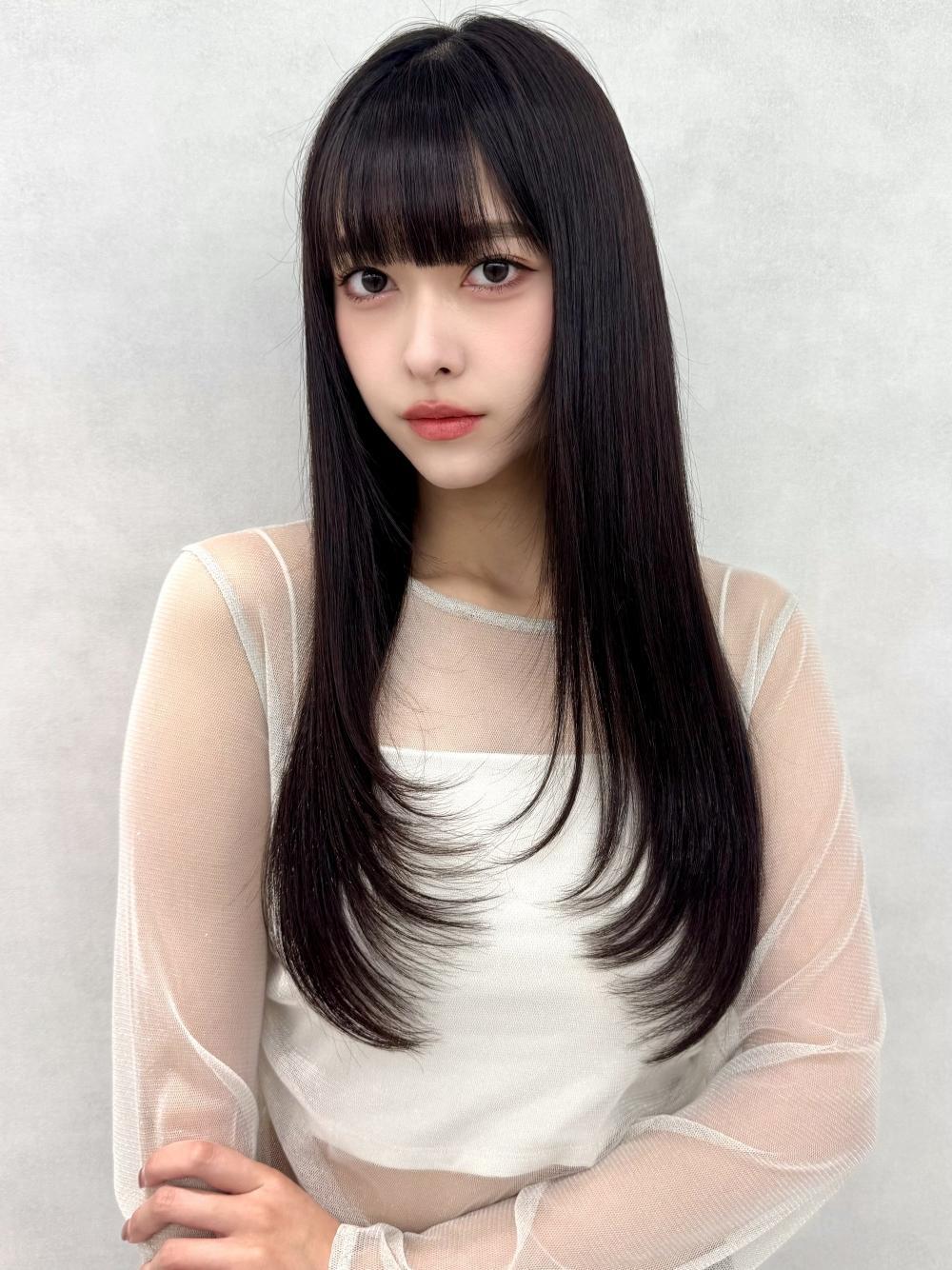 顔まわりレイヤーで小顔見せ◎大人可愛い王道ミディ