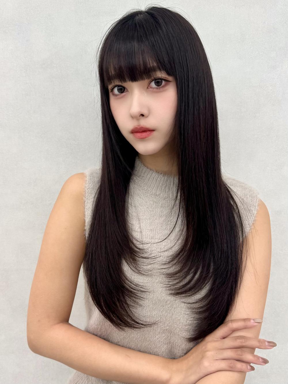 顔まわりレイヤーで小顔見せ◎大人可愛い王道ミディ