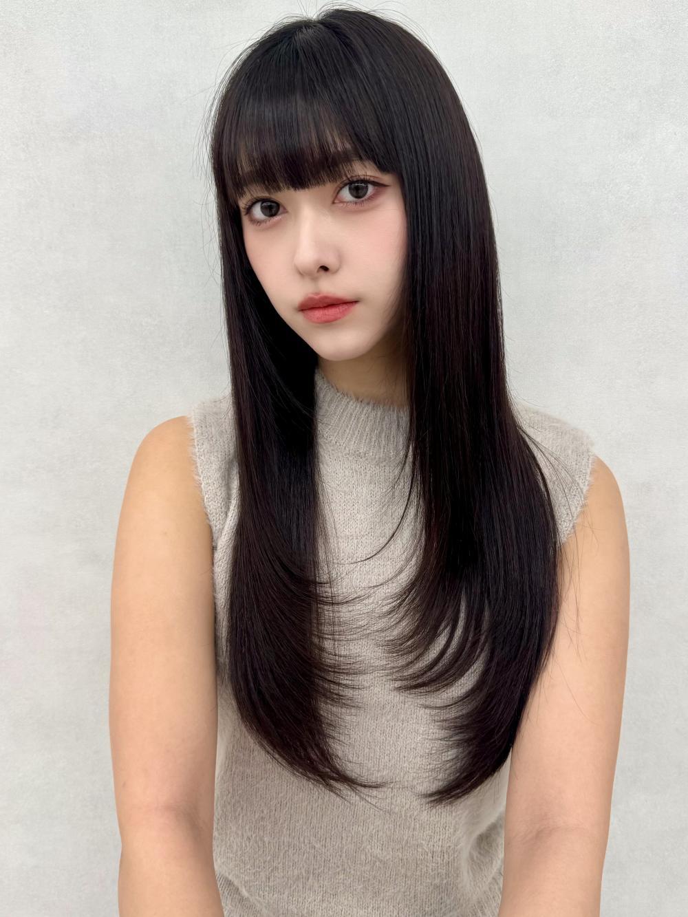 顔まわりレイヤーで小顔見せ◎大人可愛い王道ミディ