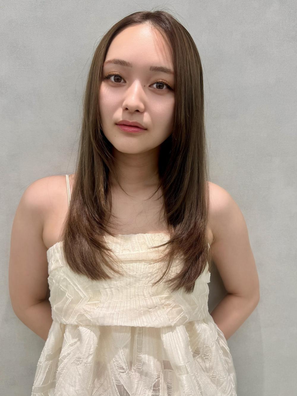 ナチュラルストレート×内巻きレイヤー