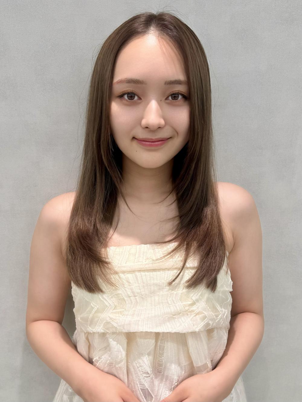 ナチュラルストレート×内巻きレイヤー