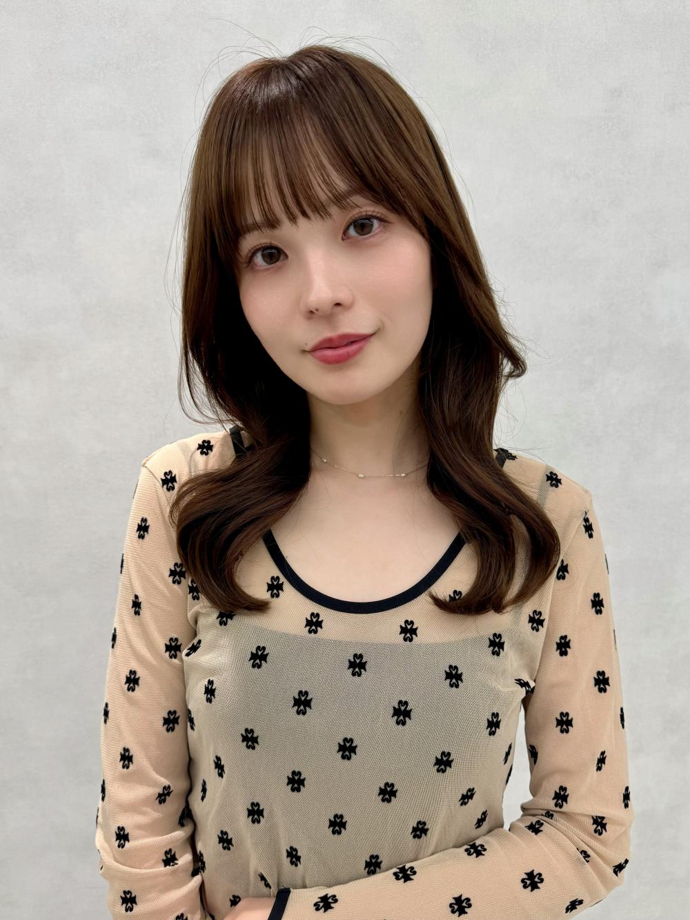 やわらかカール×束感シースルー前髪