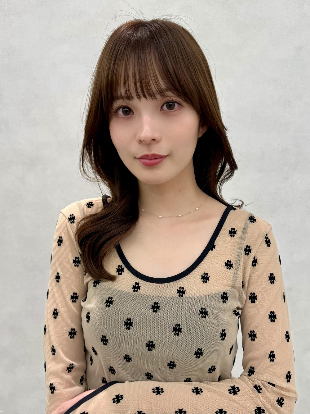 やわらかカール×束感シースルー前髪