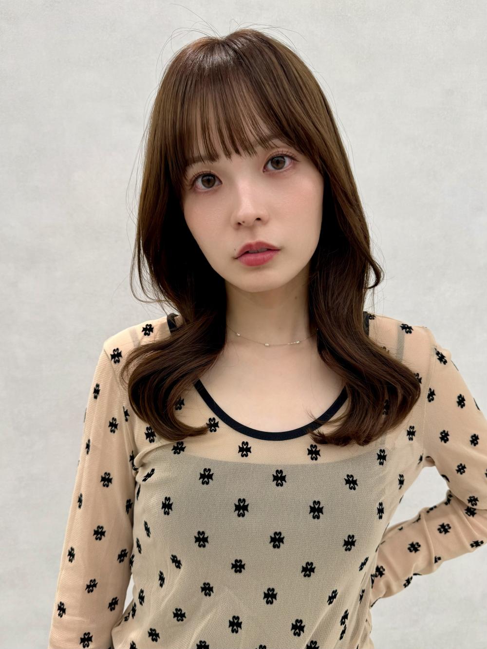 やわらかカール×束感シースルー前髪