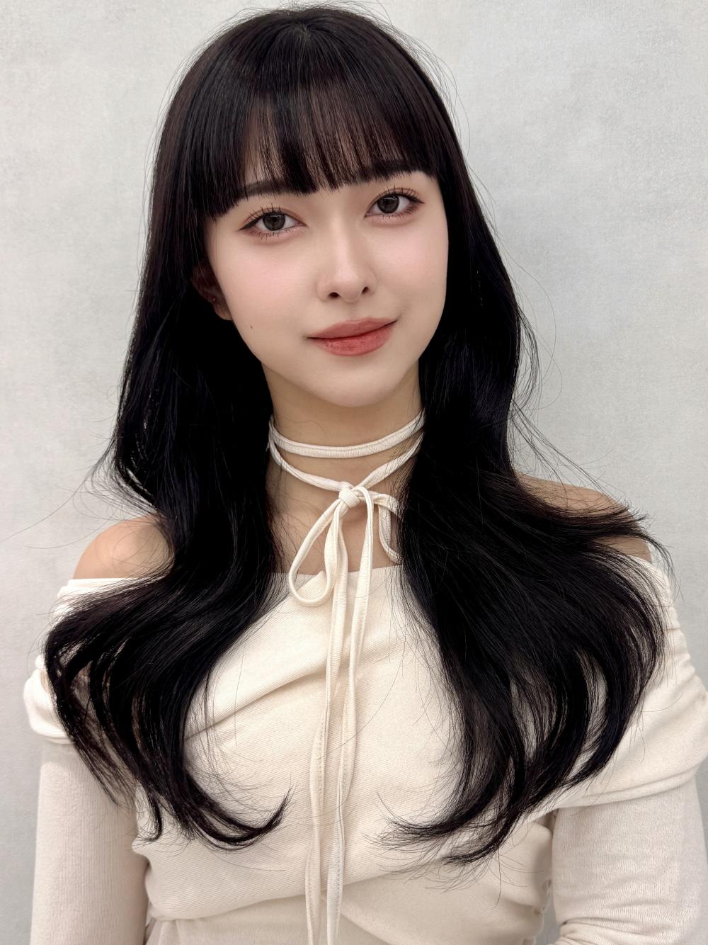 ぱつっと前髪×韓国風ロングカール