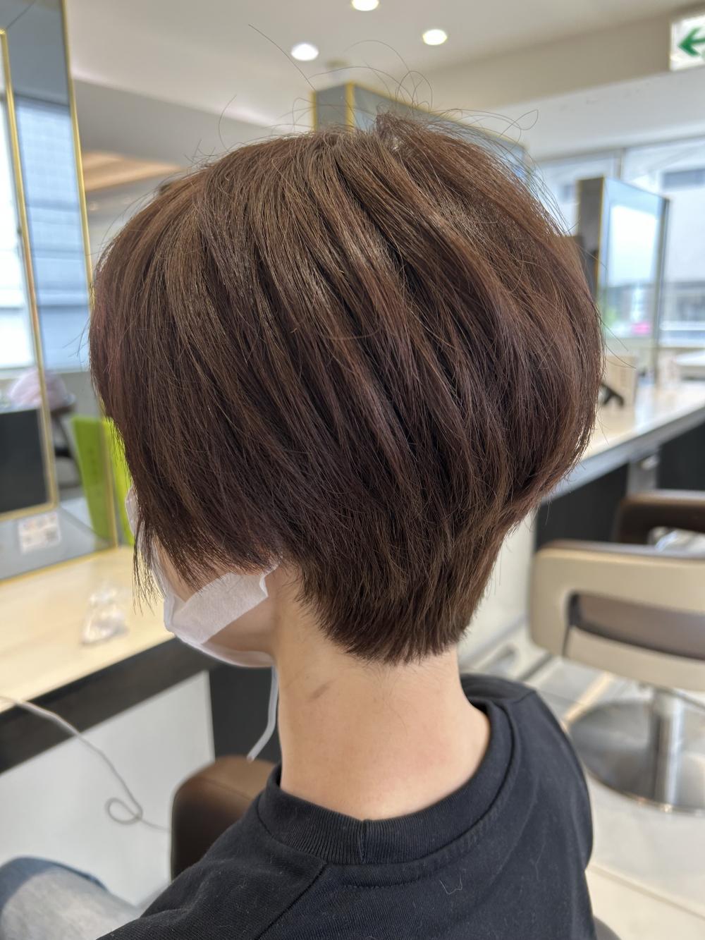 ショートカットカラーで軽やかに