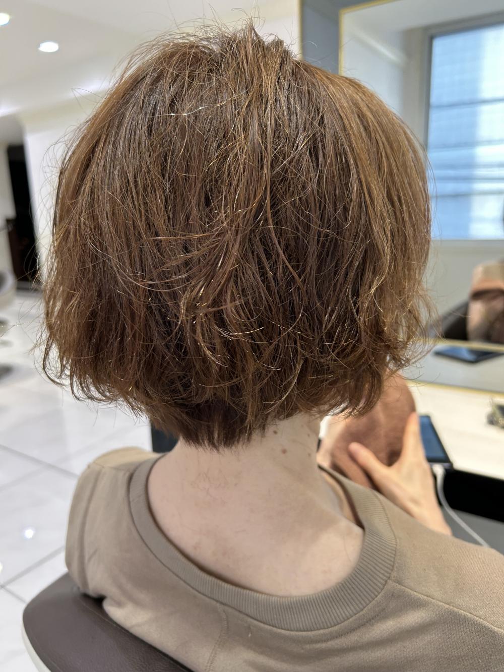 ショートカットカラーに毛先パーマ｜サブ写真②