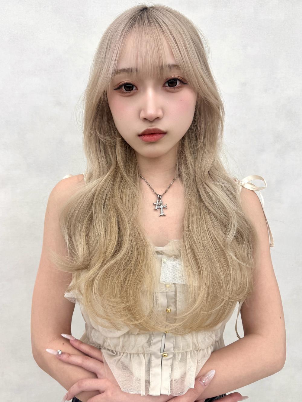 ブロンド × 王道韓国くびれレイヤー