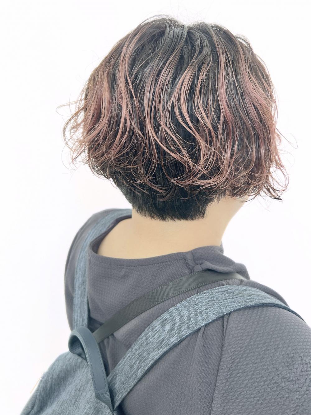 ピンクベージュ