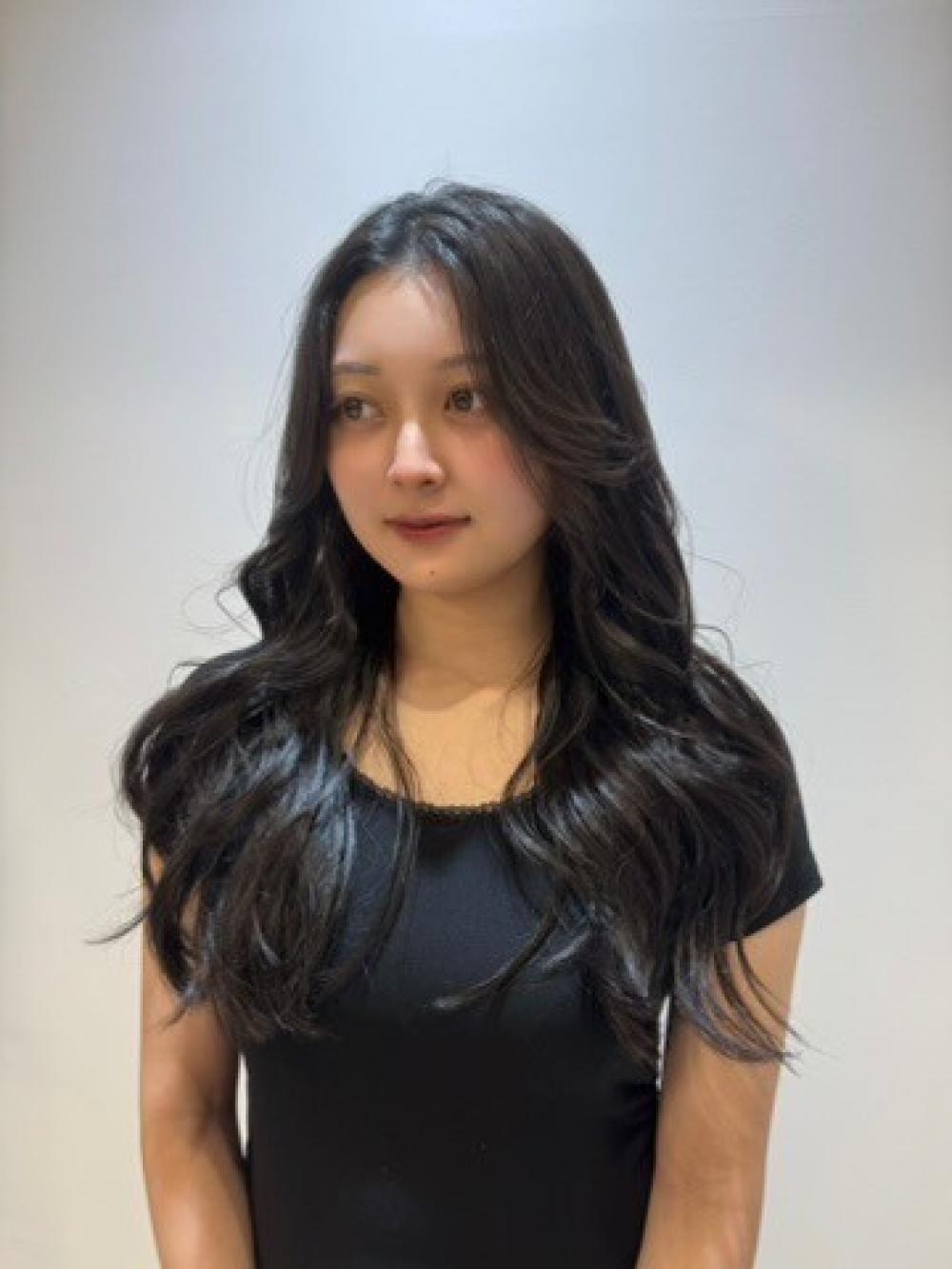 【ツヤが決め手】Ash桜木町の髪質改善×韓国風レイヤーカットで手に入れる究極の透明感＆くびれヘア【横浜】