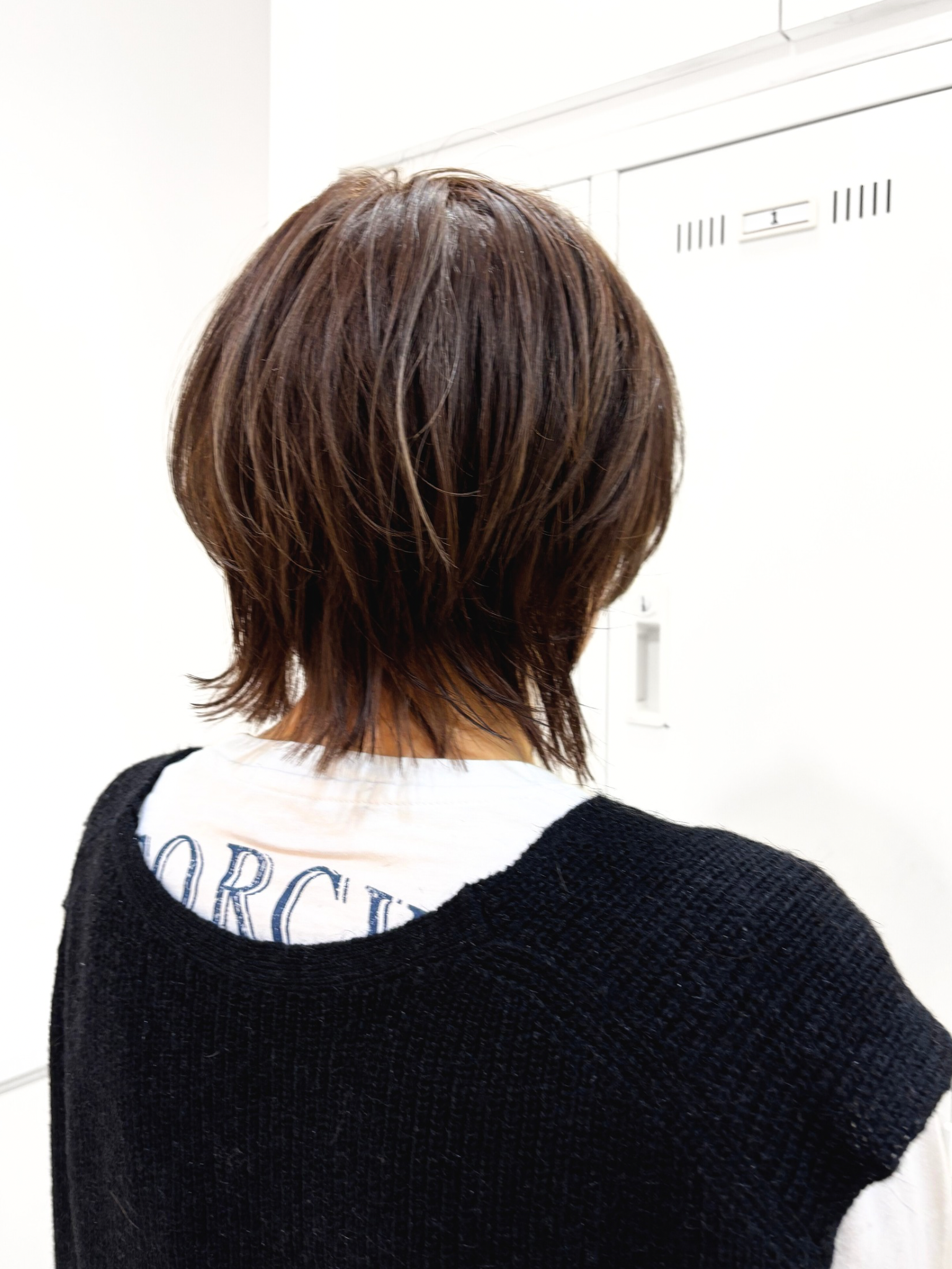 白髪ぼかしウルフショートカット！