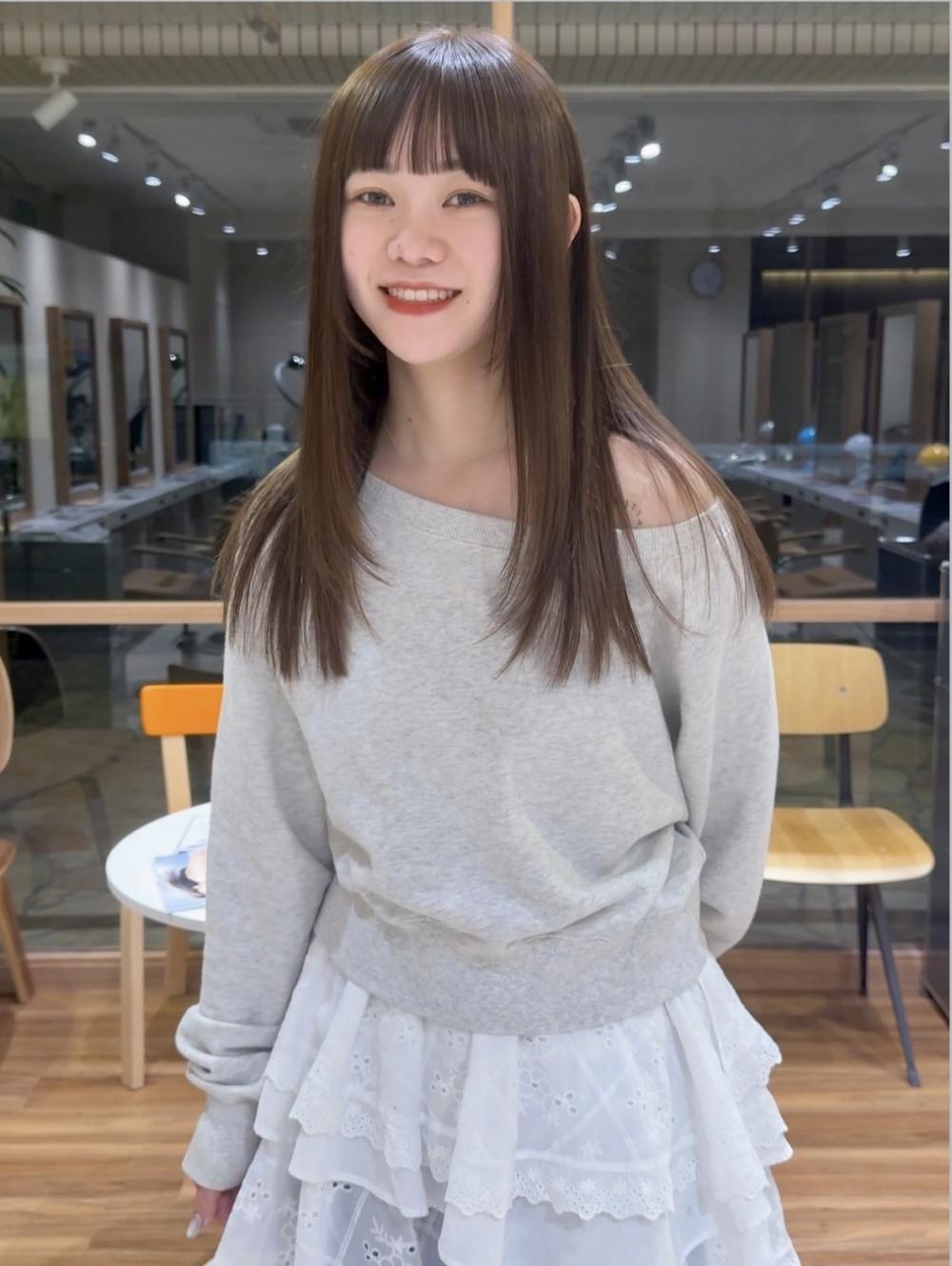 「光をまとう艶カラー」