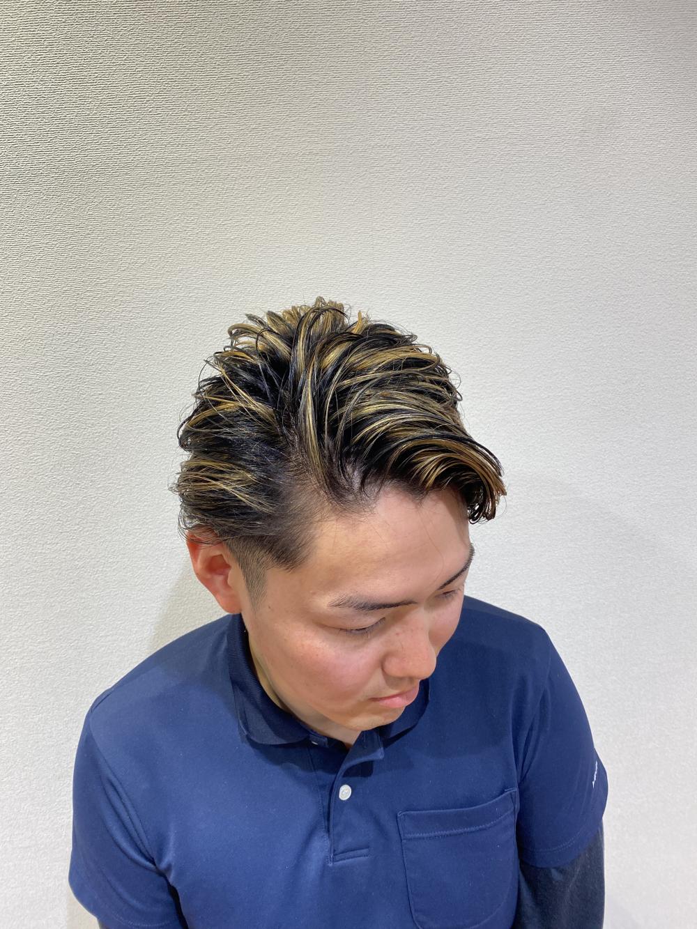太束金髪メッシュ