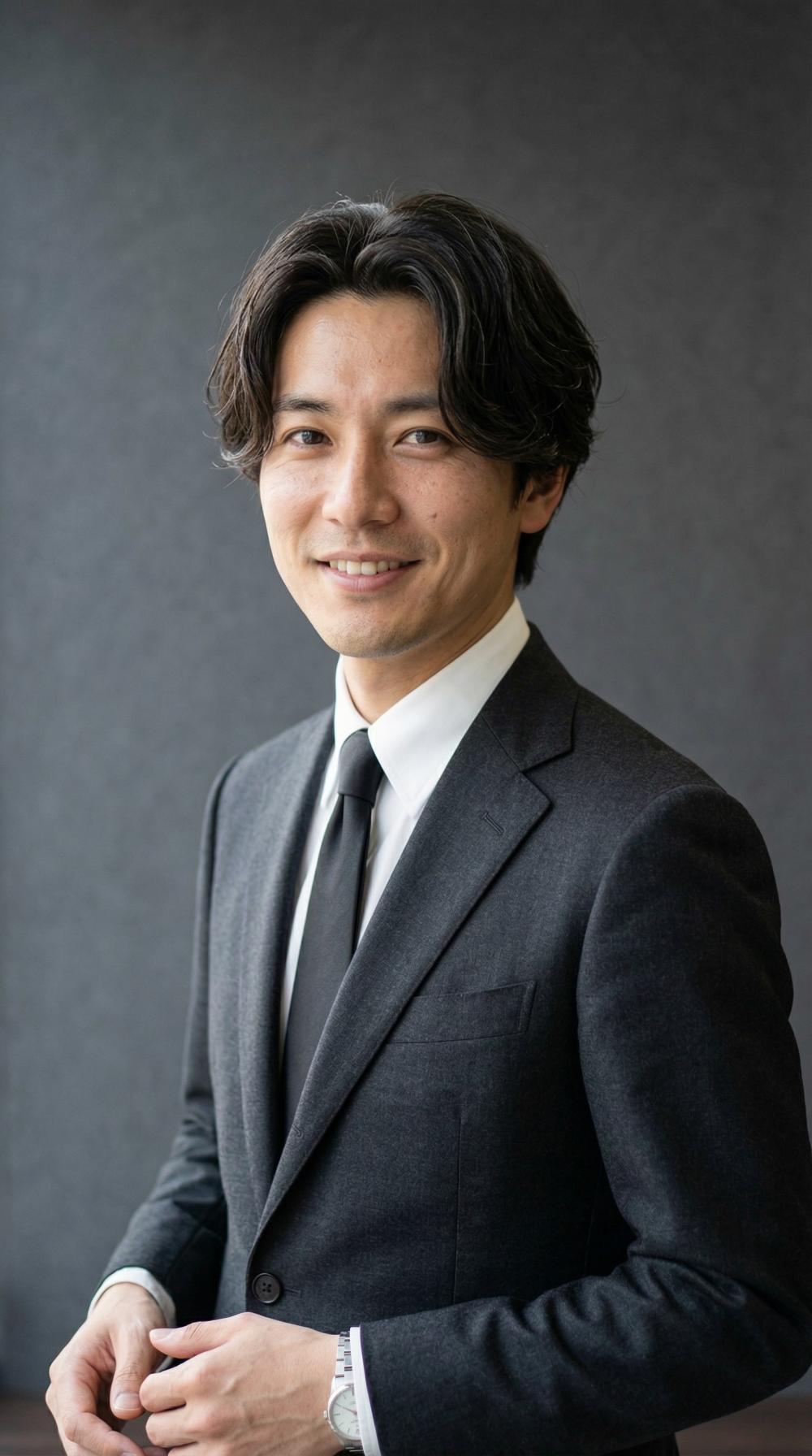 【30代40代】スーツに似合う「大人ニュアンスパーマ」で朝の準備をスマートに