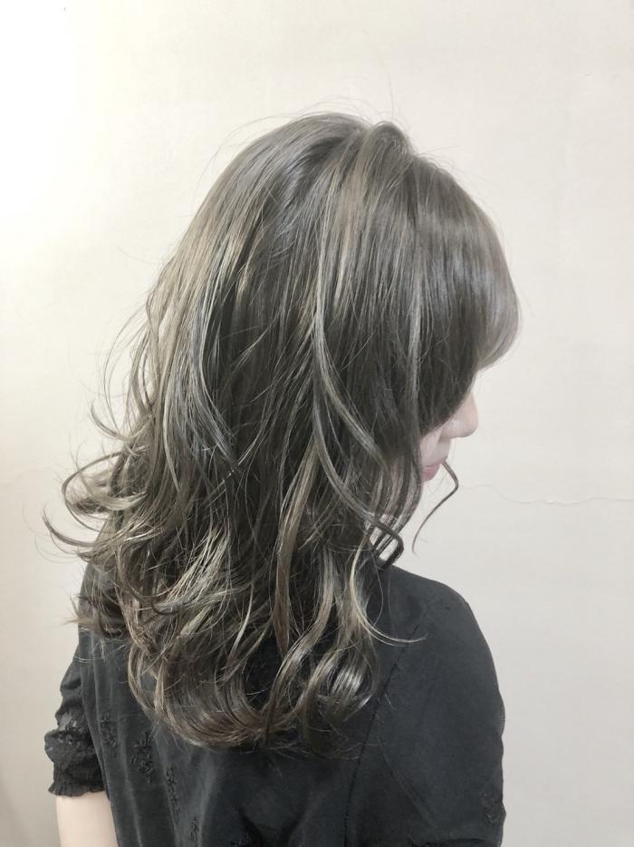 シルバーグレージュ