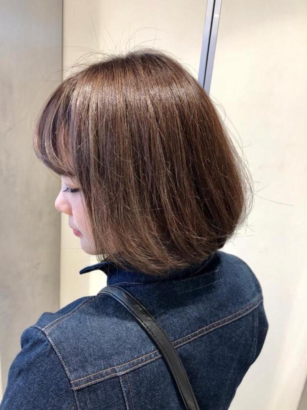 明るめマロンベージュでシックに