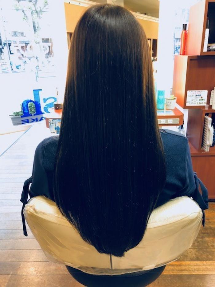 ツヤサラ感たっぷりロングのストレート