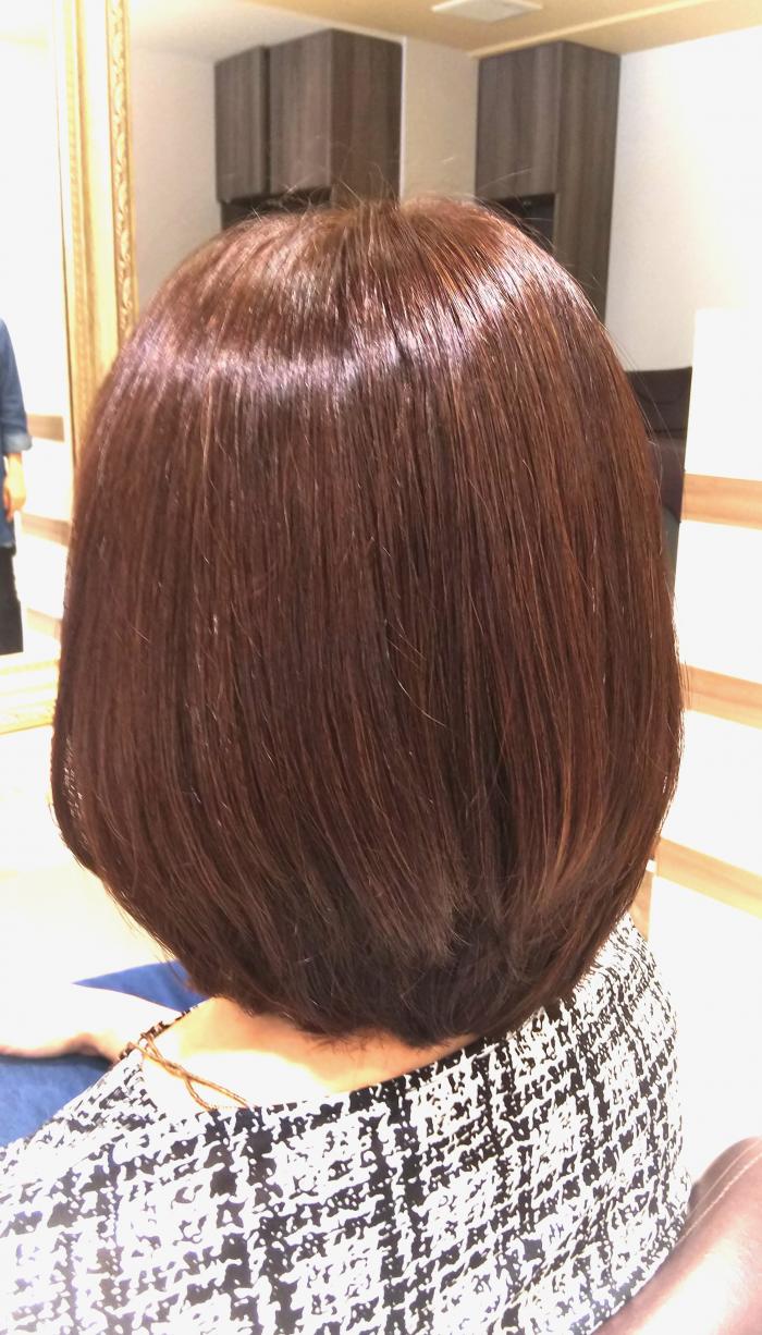 ツヤ髪ミディアムストレート
