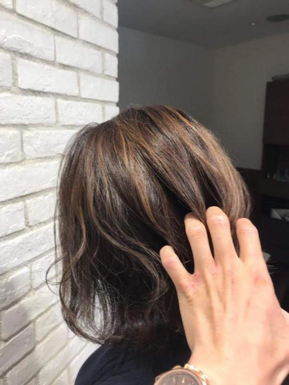 切りっぱなしボブ×外国人風ハイライトカラー｜サブ写真②