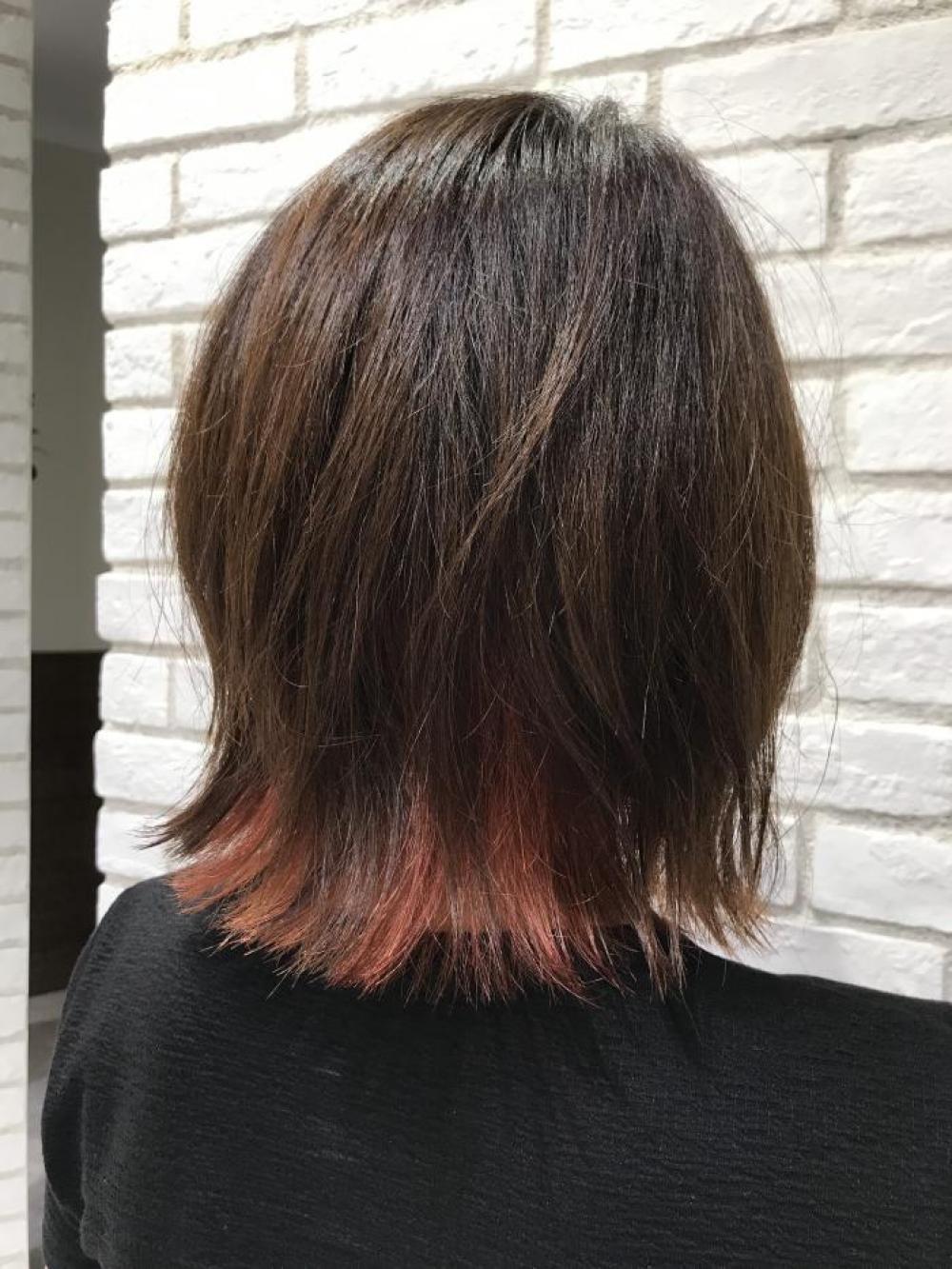 切りっぱなしボブ×インナーカラーサーモンピンク