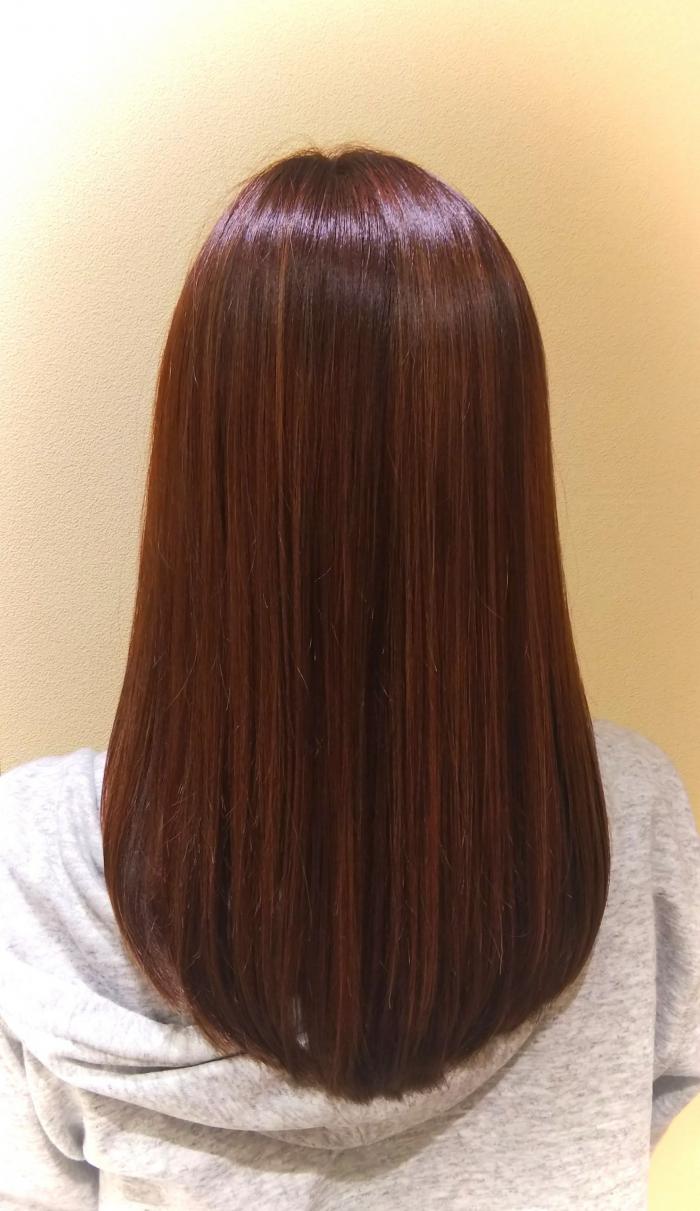 イルミナカラーヌードつくるで艶と透明感のあるナチュラルストレート