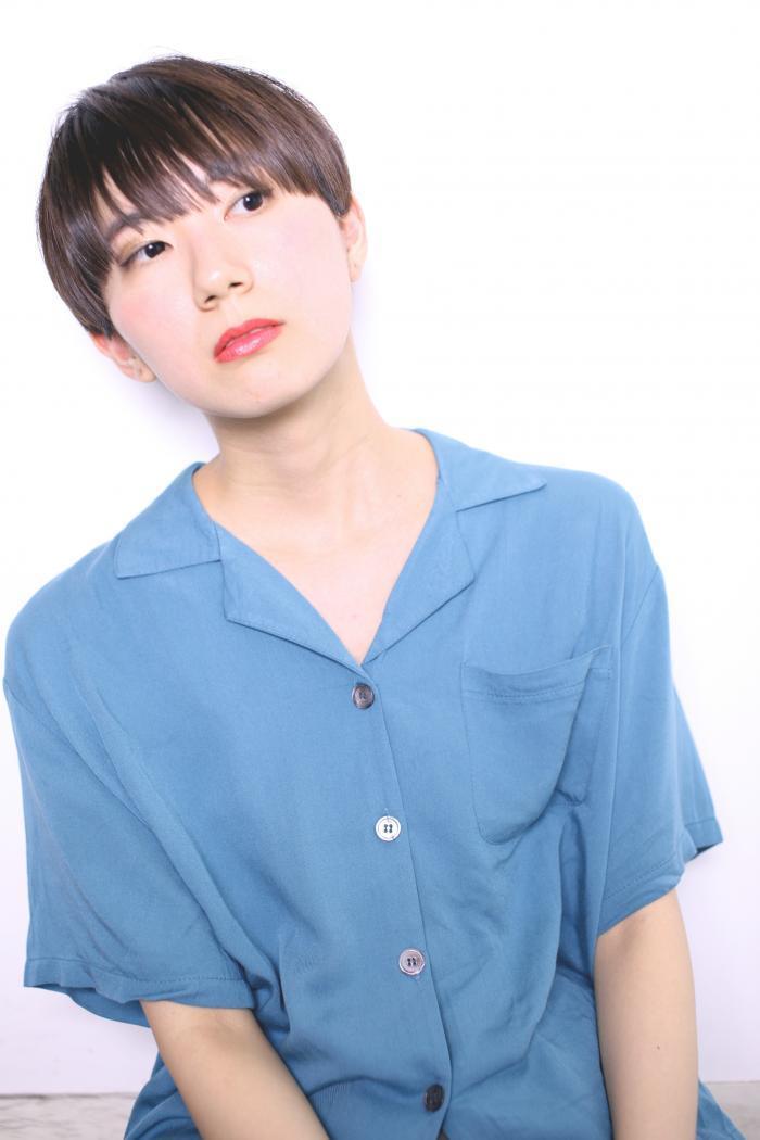黒髪ショート