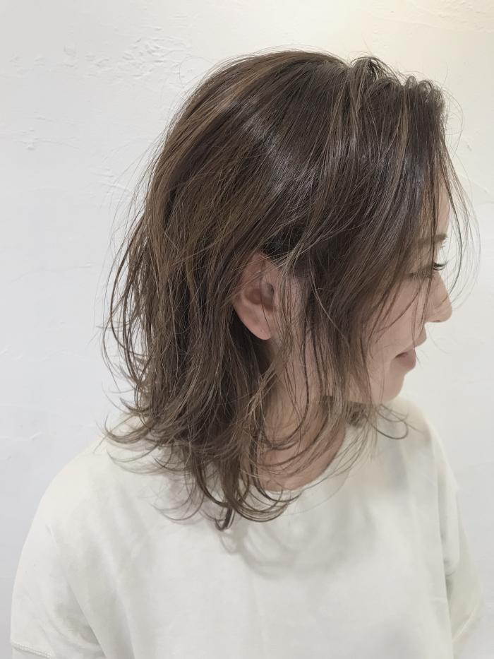 ナチュラルベージュ×ハイライト