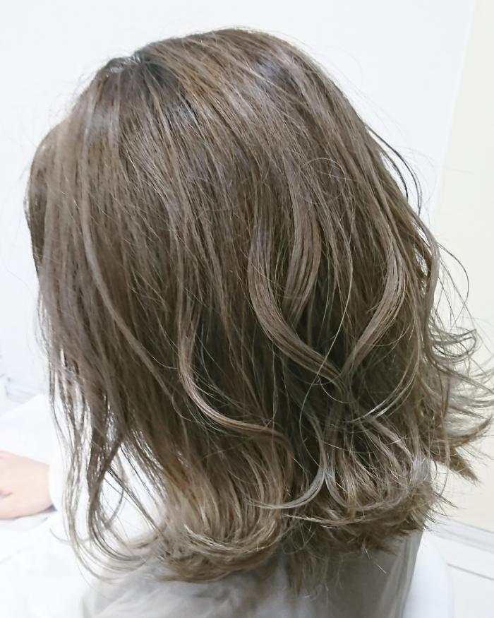イルミナカラー×ブリーチで作るグレージュグラデーション