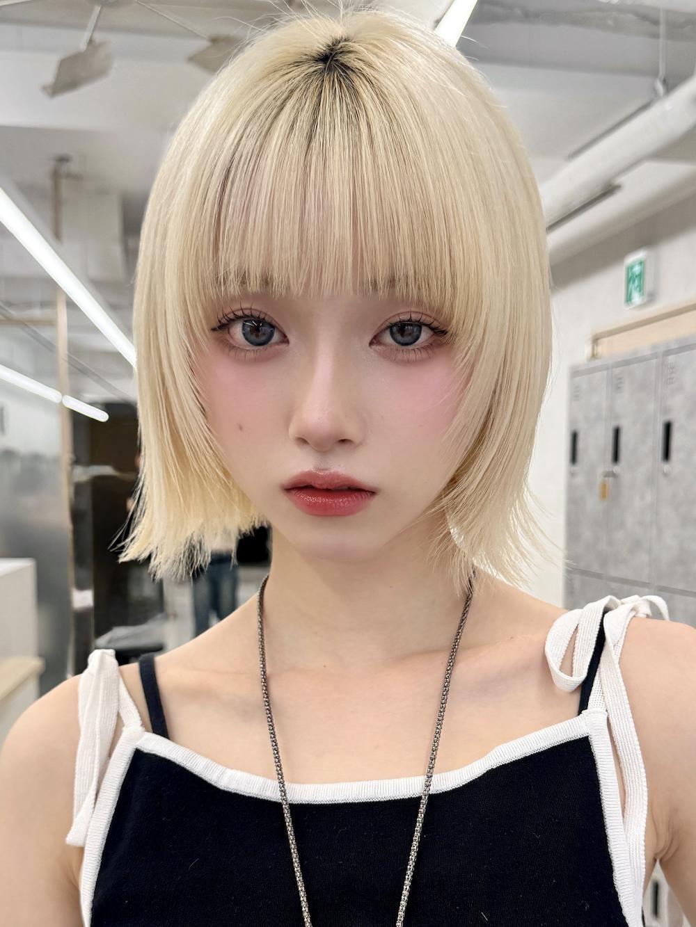 レイヤーカット韓国ヘアダブルカラー顔周り前髪カットボブ