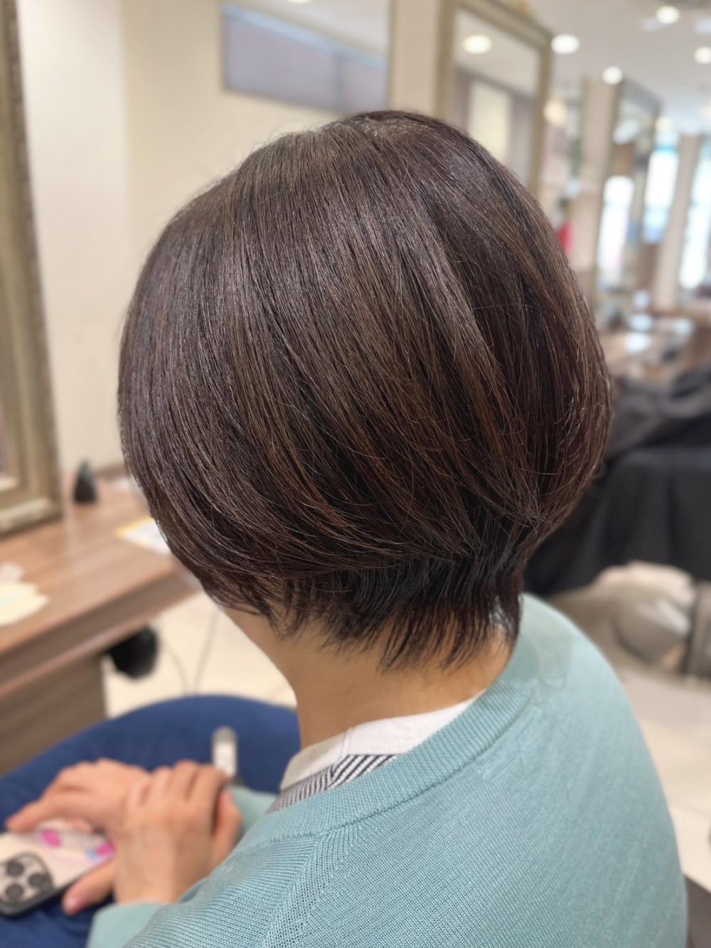 大人のくびれショート