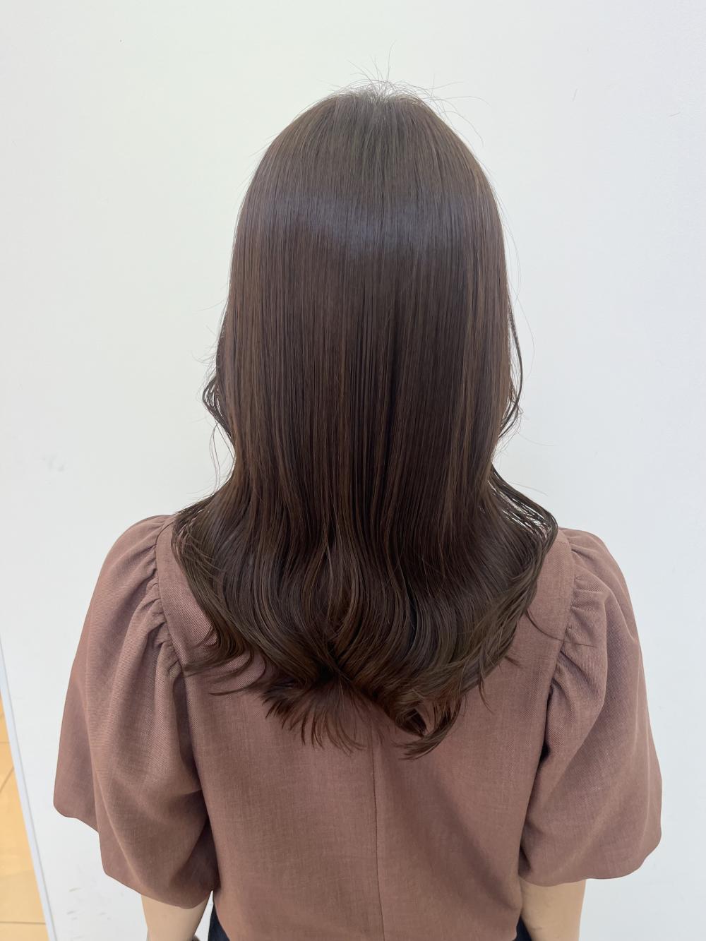 明るめベージュ