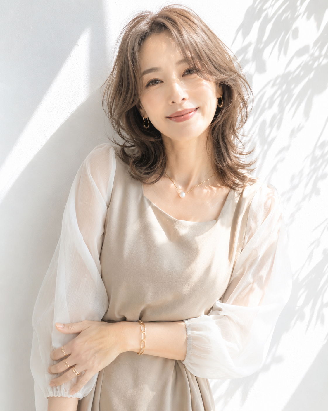 ミディアムレイヤー/大人女性/シアーベージュ/脱白髪染め