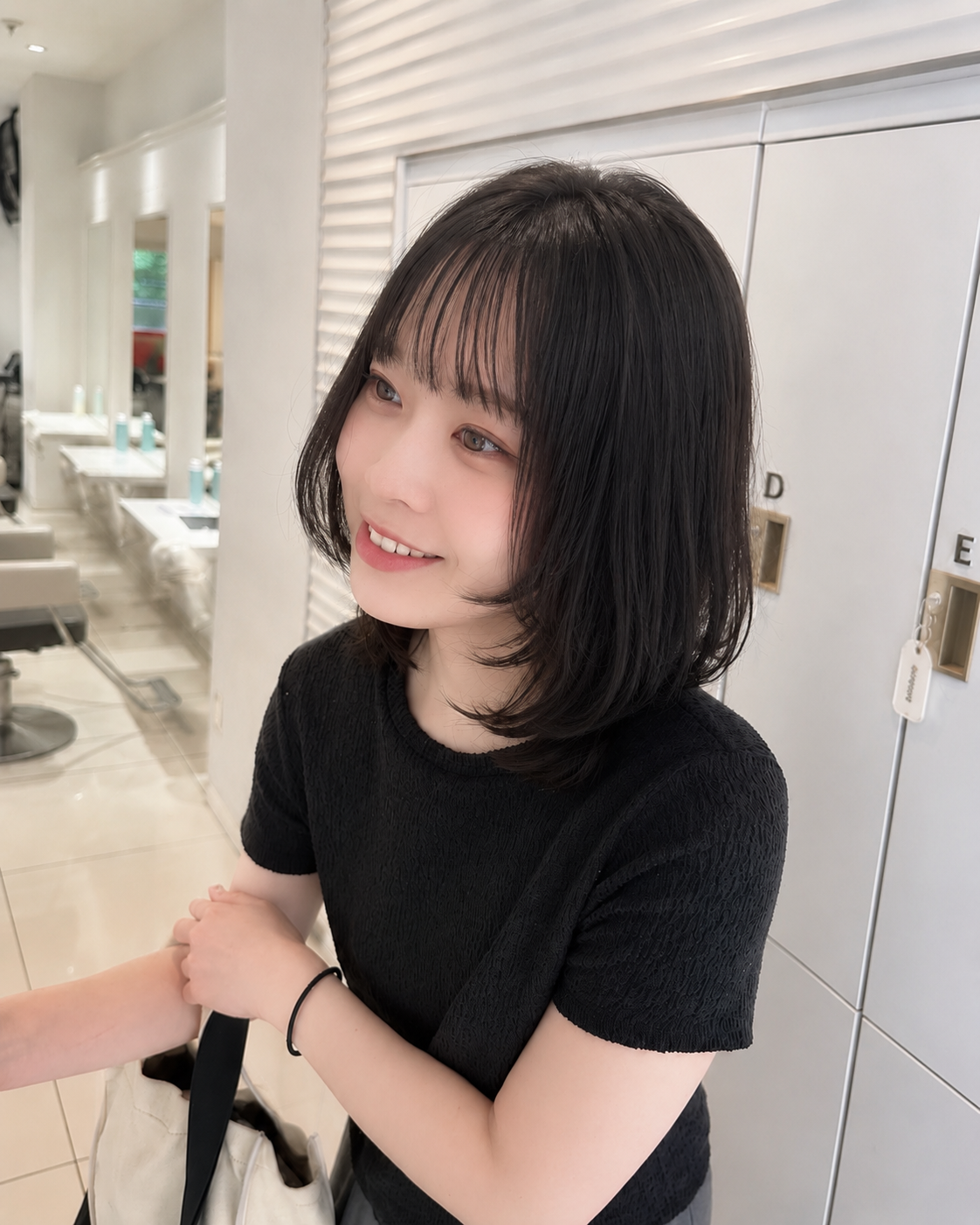 【艶髪/ミディアムレイヤー/髪質改善/黒髪/30代】｜サブ写真②
